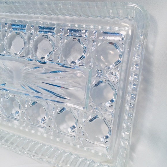 Vintage 1940s Clear Pressed Glass Rectangle Windsor Pattern Vanity Dish - Picture 4 of 14